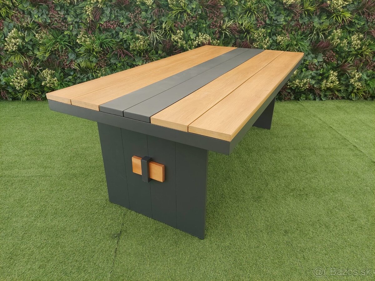 Hliníkový jedálenský stôl - 2