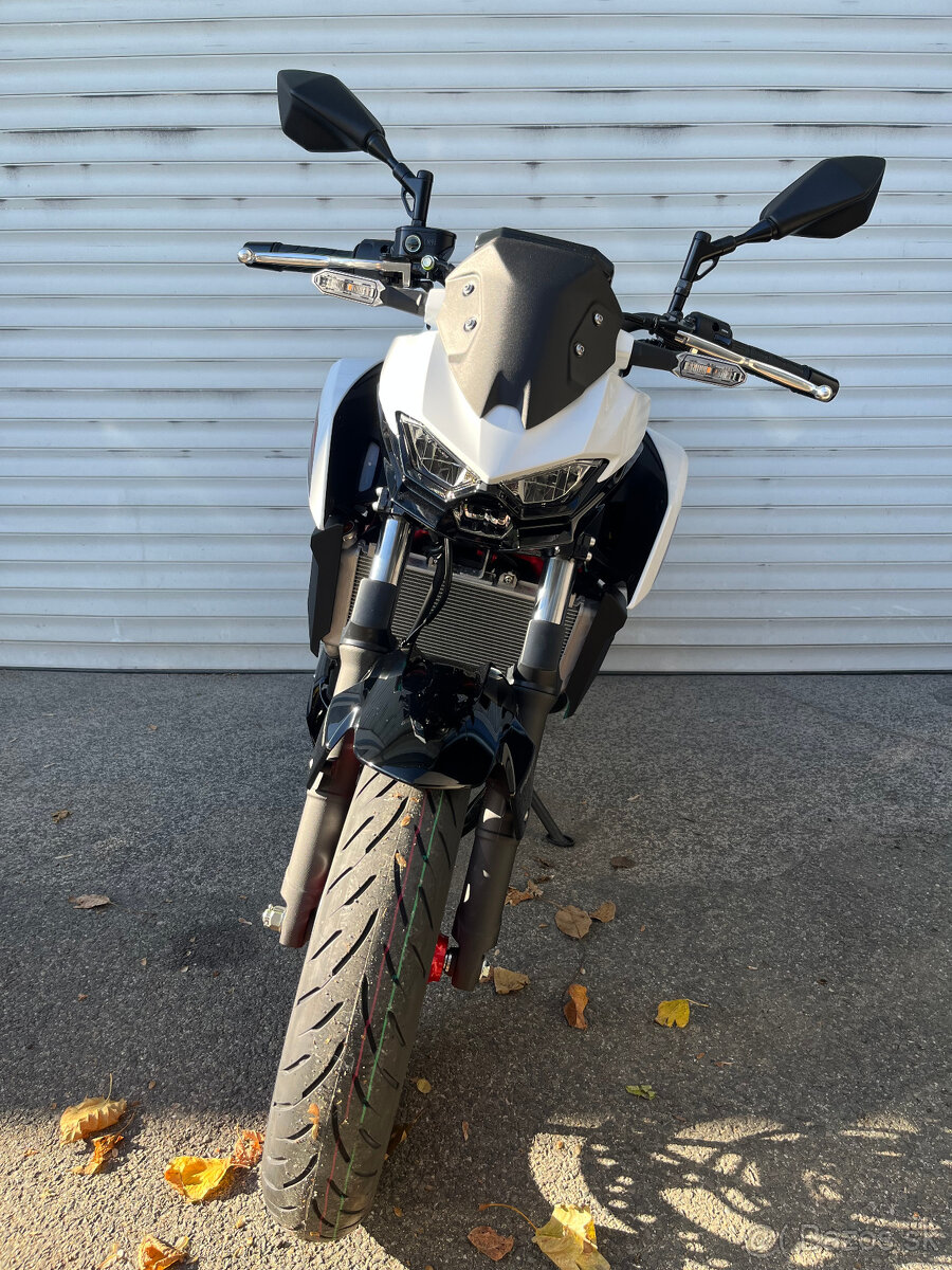 Kawasaki Z500 SE - 2