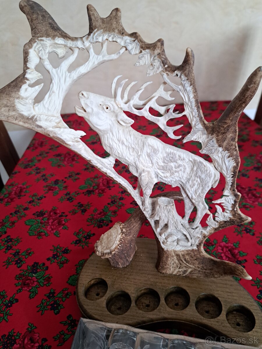 Graverovane parozie jelenia - 2