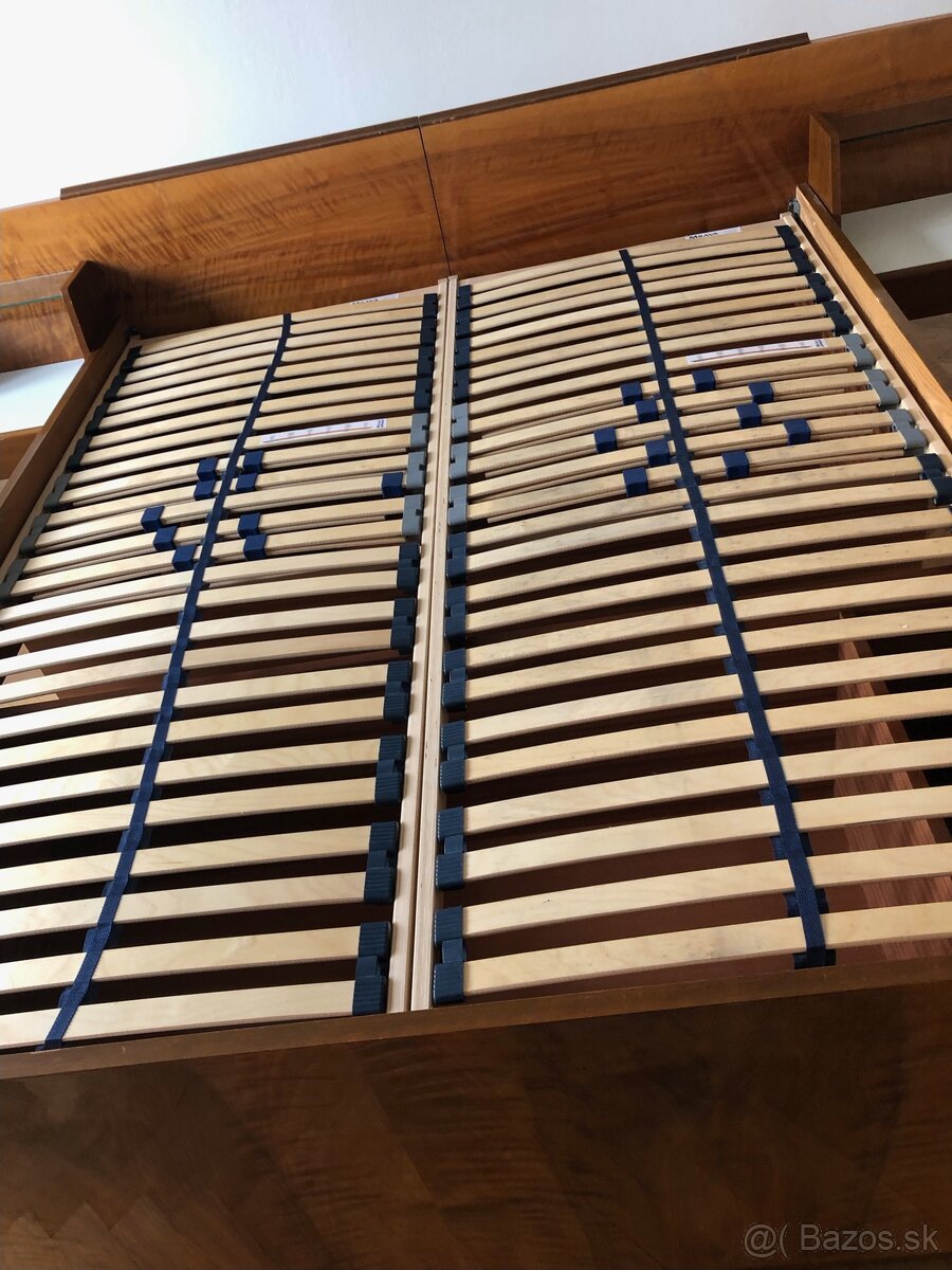 Predam masivnu “retro” postel - 2