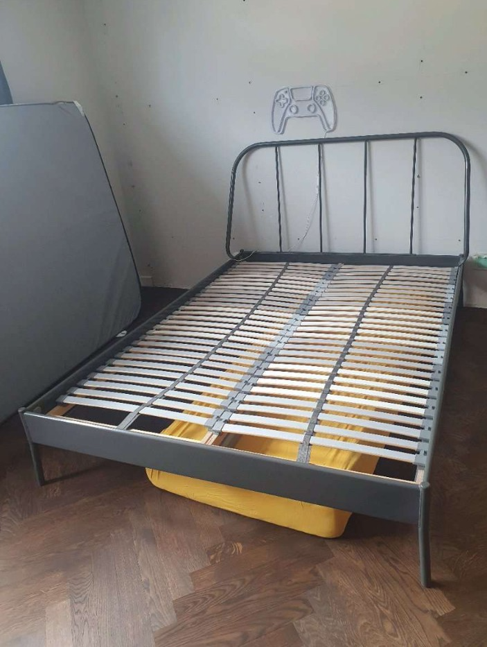 Kovová posteľ - 2