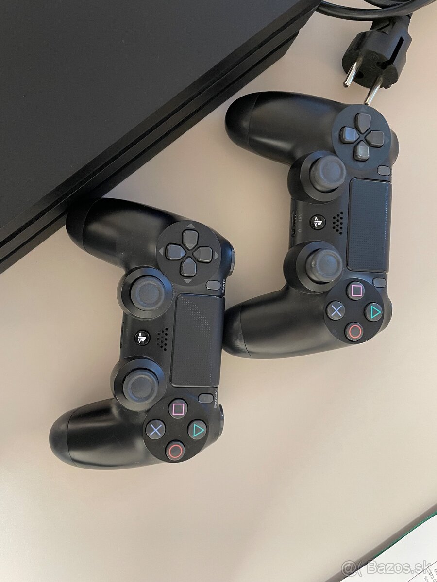 Predám PS4 slim 1TB TOP STAV - 2