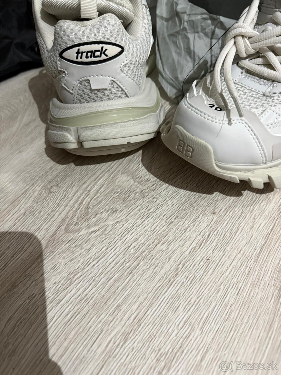 Balenciaga - 2