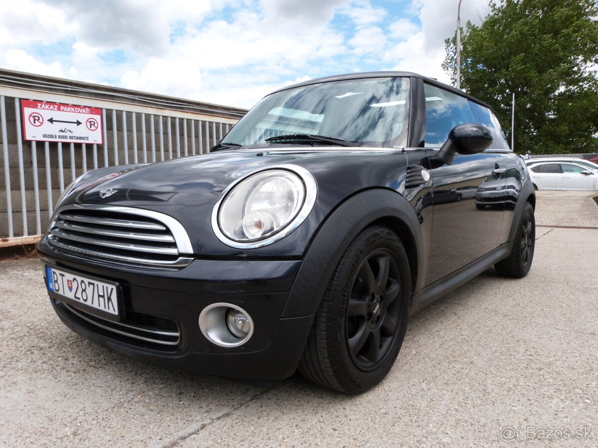 Mini One 1,4i 70kW M6 panoráma - 2