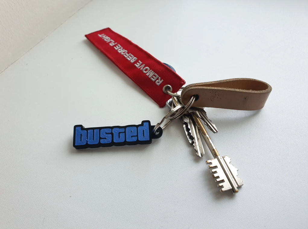 Busted - kľúčenka - 2