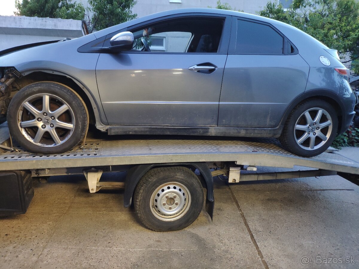 Rozpredam civic 2009 1,8vtec - 2