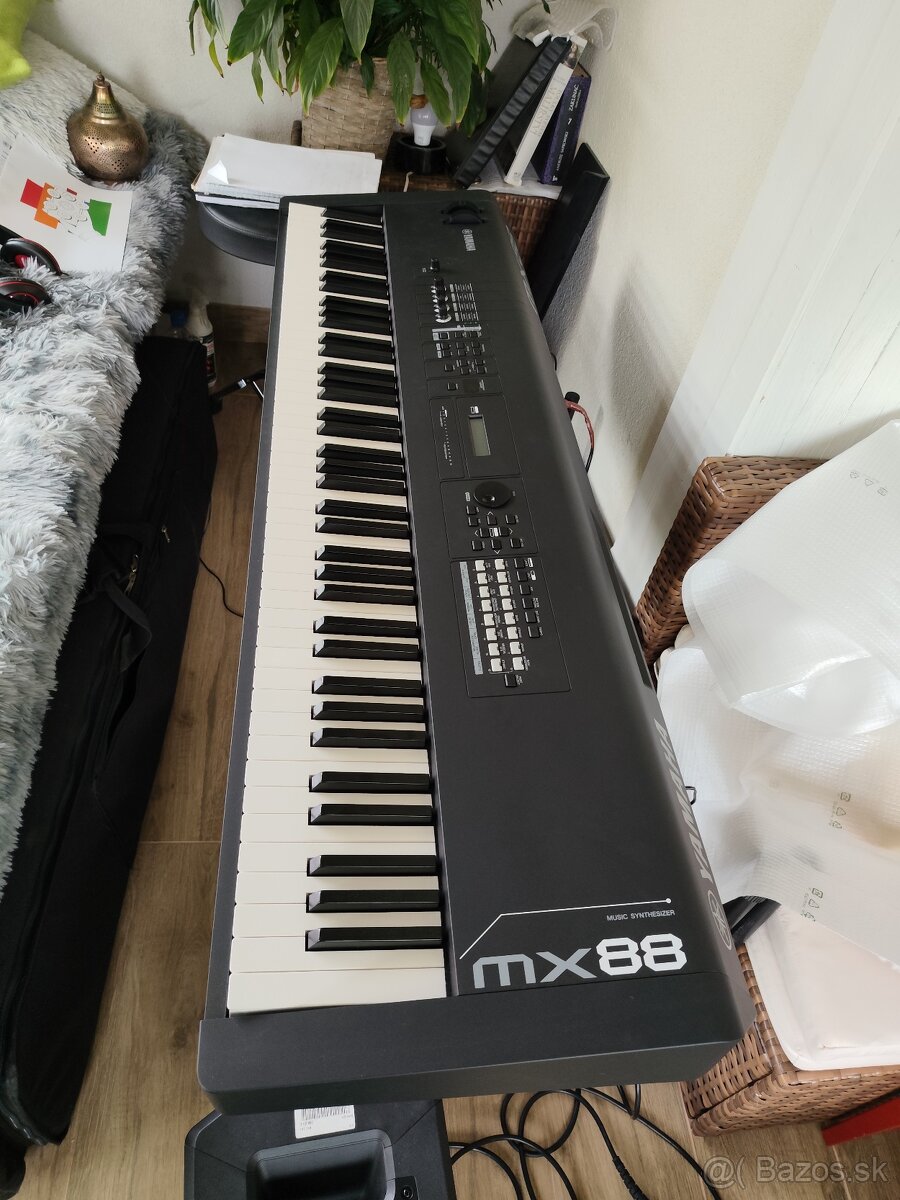 Yamaha mx88 - 2