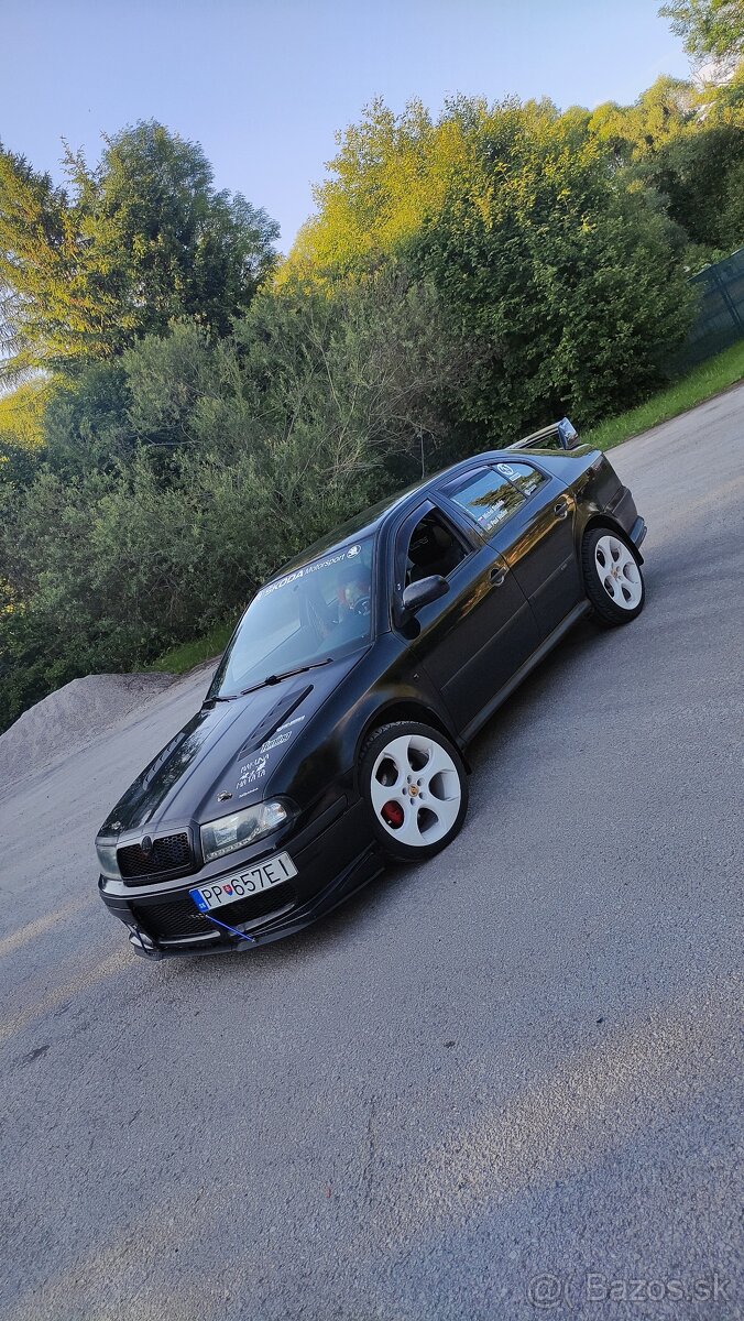 Octavia 1.8 Turbo Elegance - 2