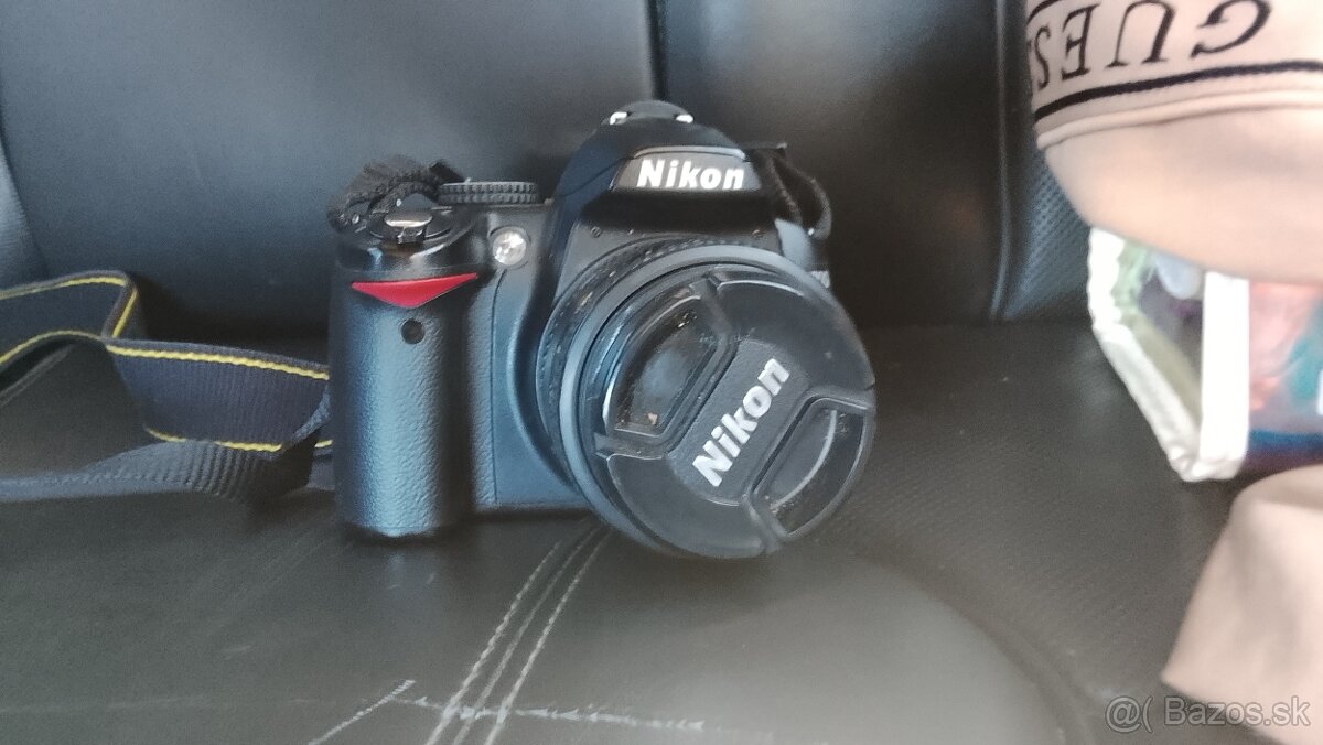 Nikon D3000 - 2
