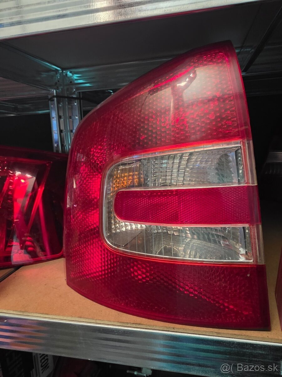 Zadne svetlá skoda octavia 2 combi - 2