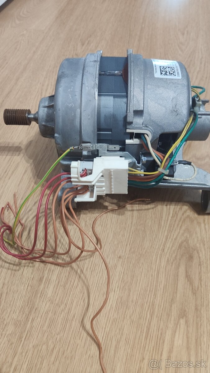 Predám práčkový elektromotor zn. NIDEC - 2