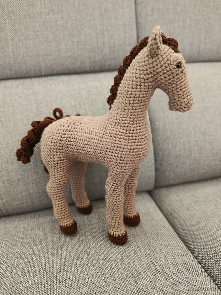 Háčkovaný koník - 2
