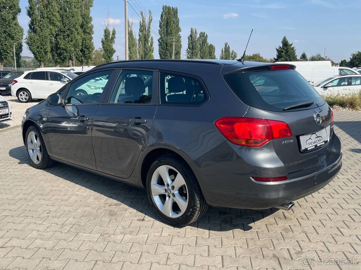 Opel Astra Sport Tourer ST 1.4 Turbo 140k Enjoy A/T - 2