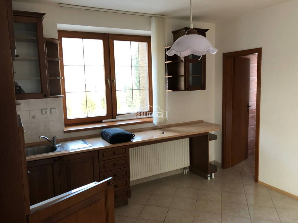 Ponúkame na podnájom 2 -izbový byt 92,4 m2 v Trenčianskych T - 2