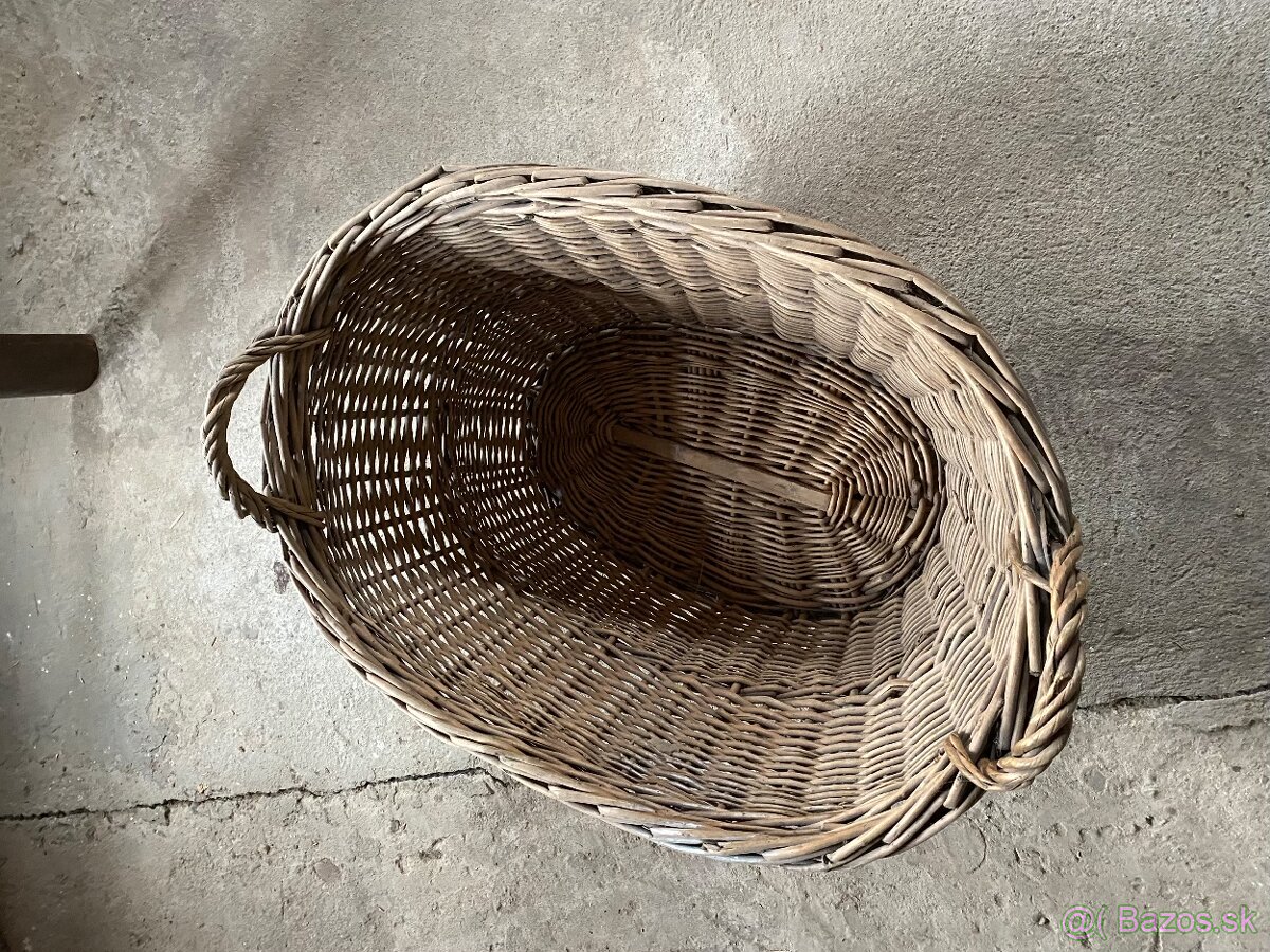 Starý prútený kôš - 2
