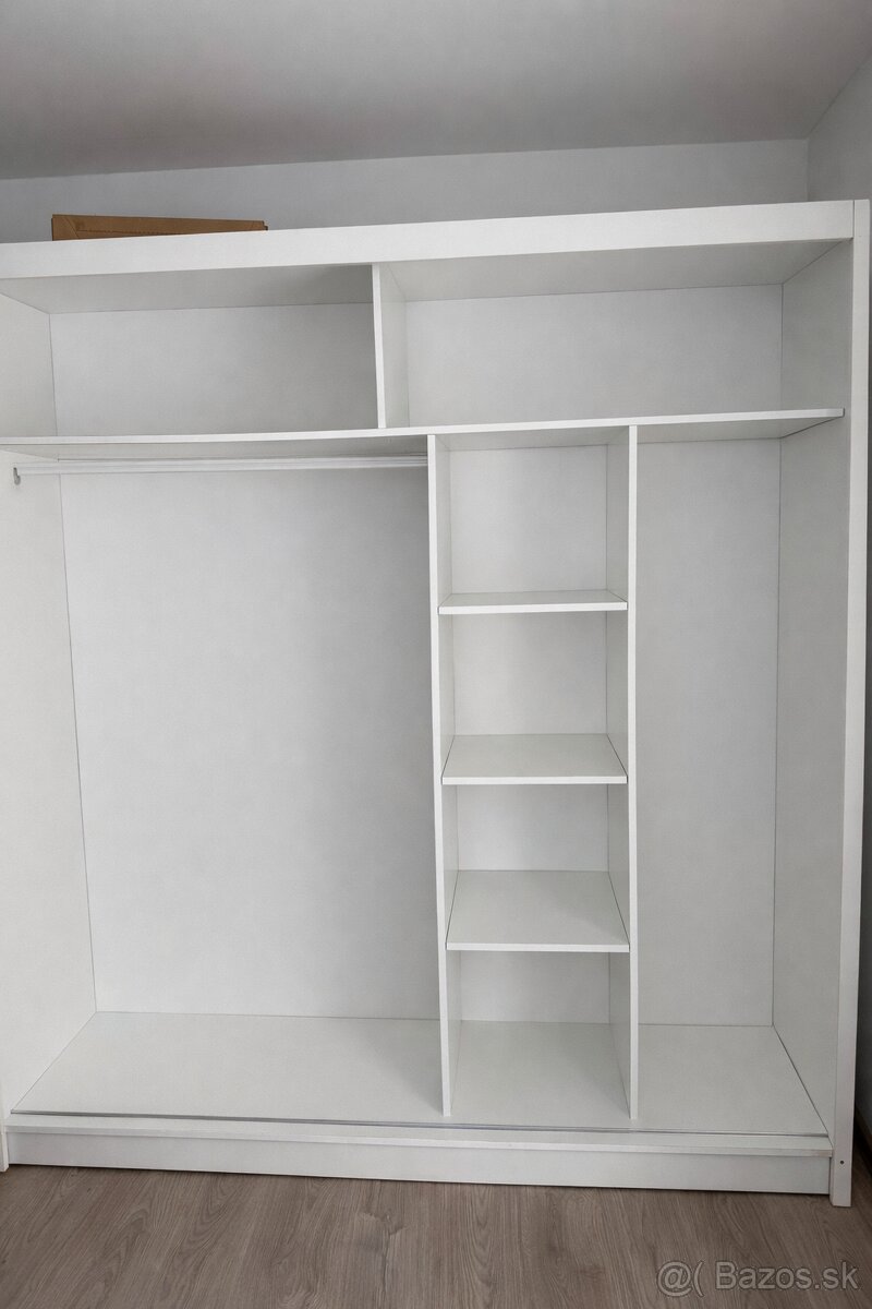 Predám skriňu so zrkadlom - 2