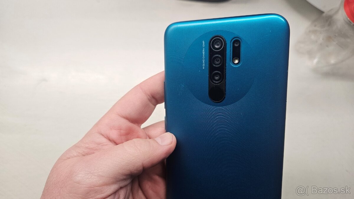 Xiaomi Redmi 9 - zachovalý stav - 2