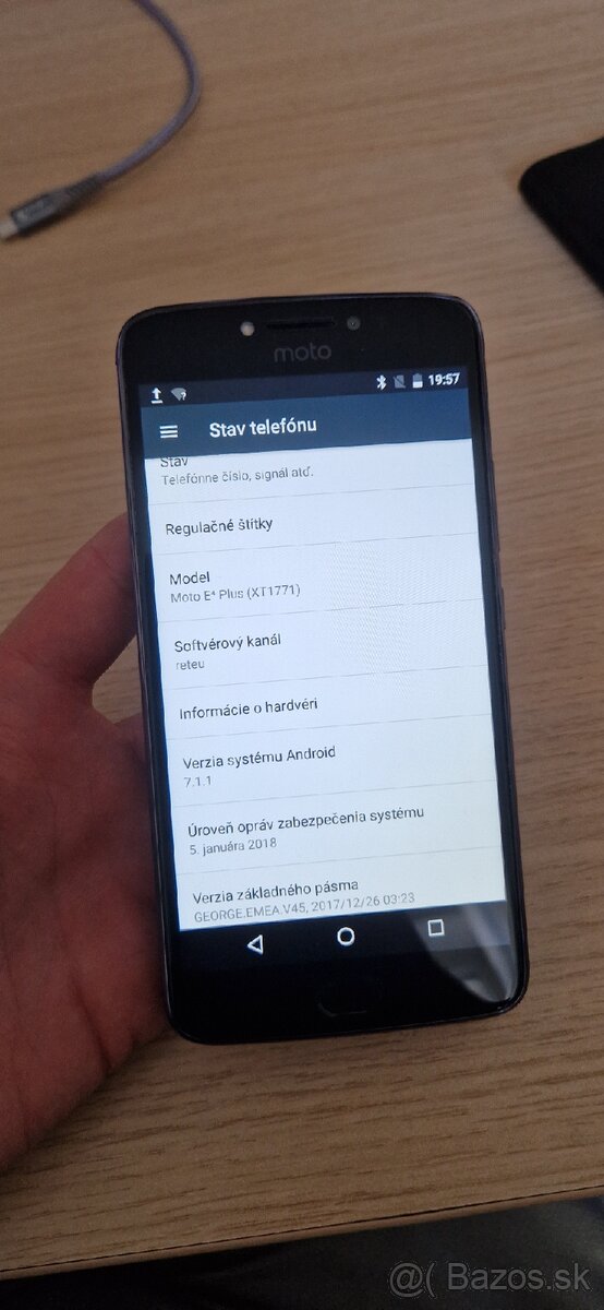 Funkčný telefón Motorola E4 Plus - 2