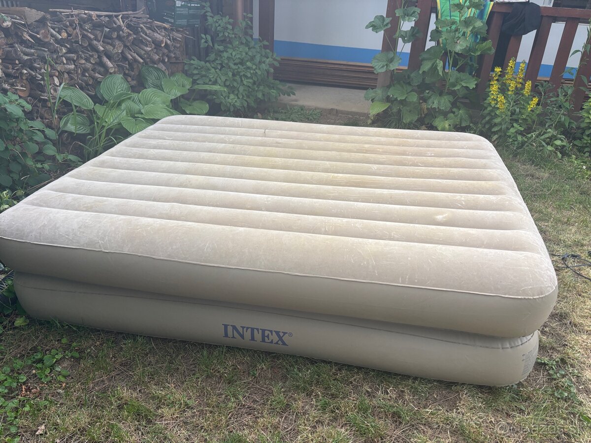 Samonafukovacia posteľ INTEX - 2