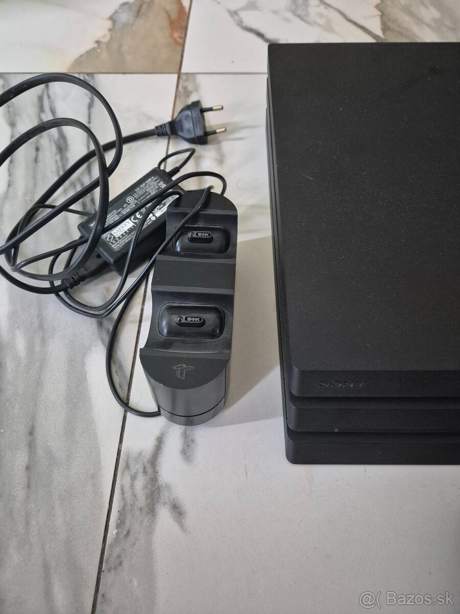 Playstation 4 pro - 2