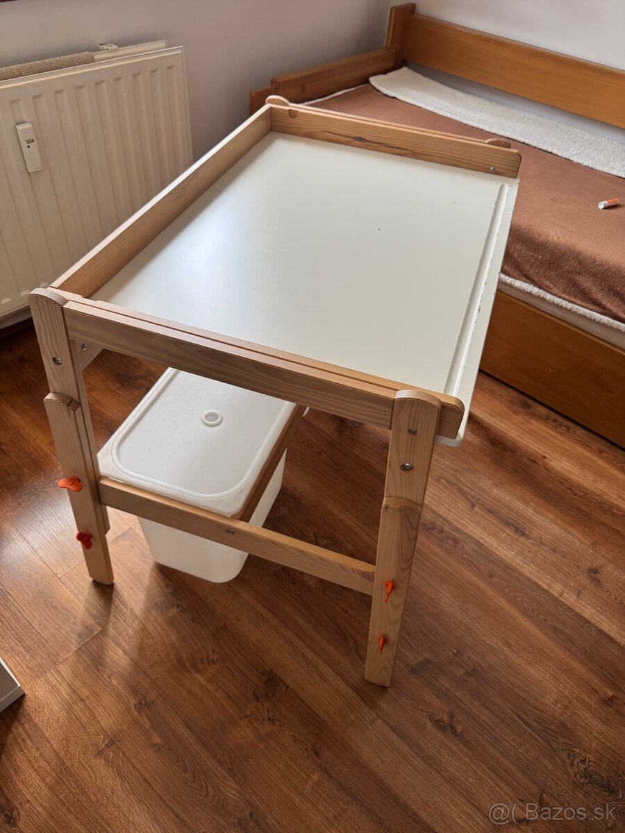 Decky stolík s boxami - 2