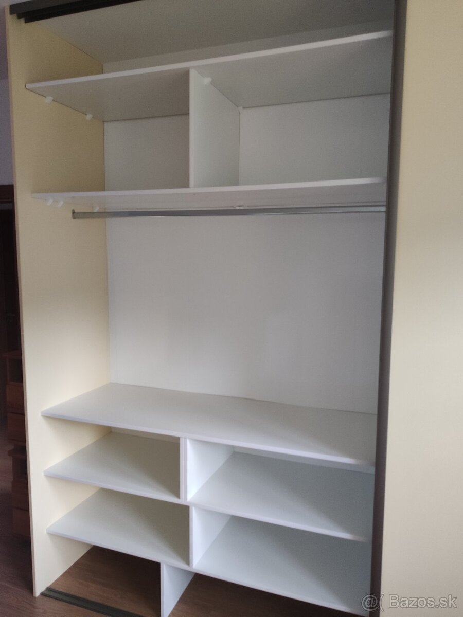 Vstavaná skriňa - 2