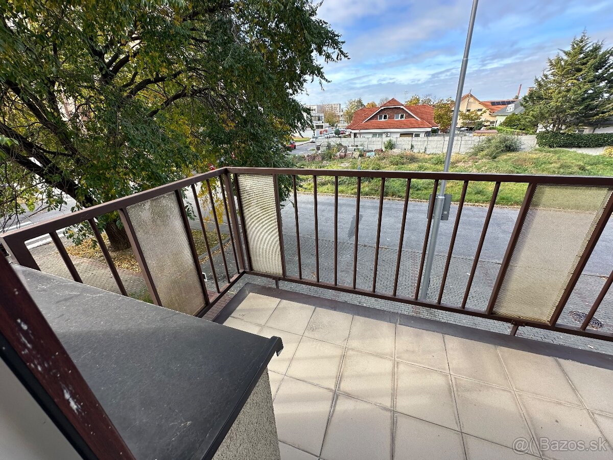 Ponúkam Vám na prenájom 2 izbový byt s balkónom na 1.poschod - 2