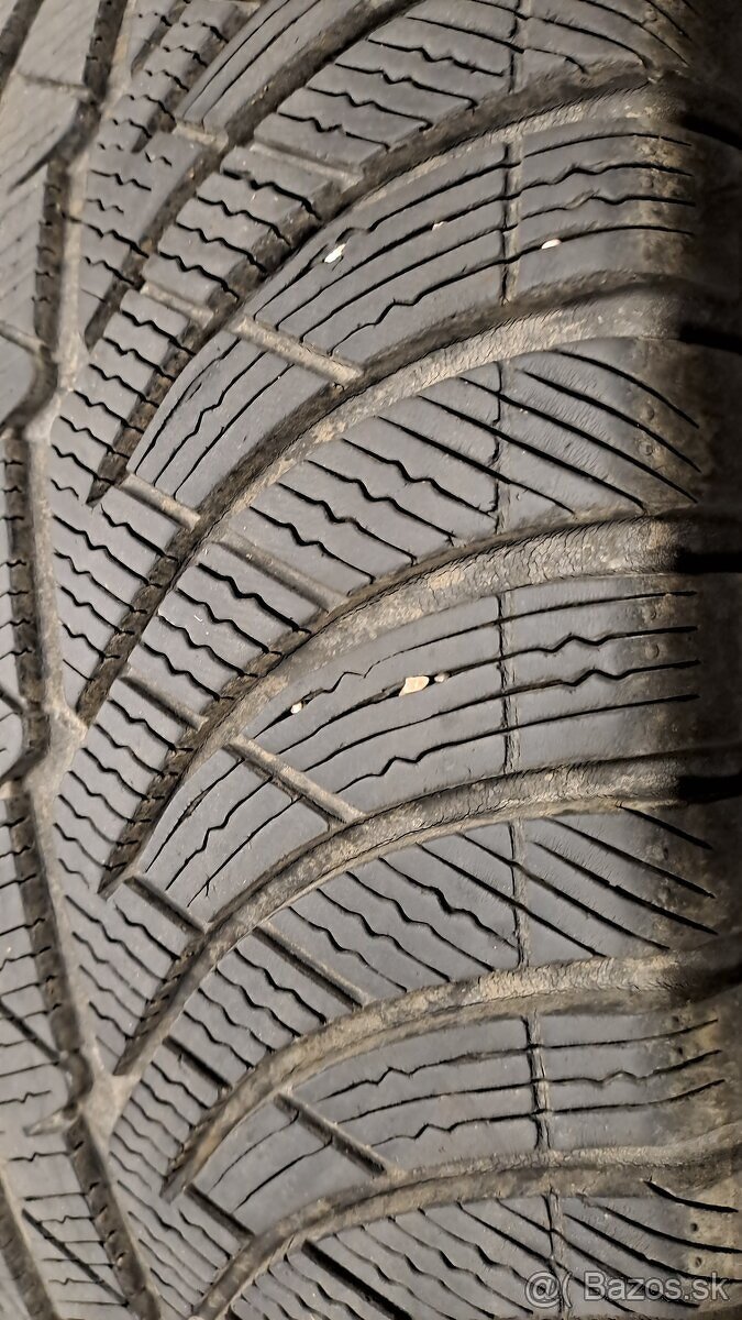 Predám 2ks jazdené zimné 225/55r18-102V Michelin - 2