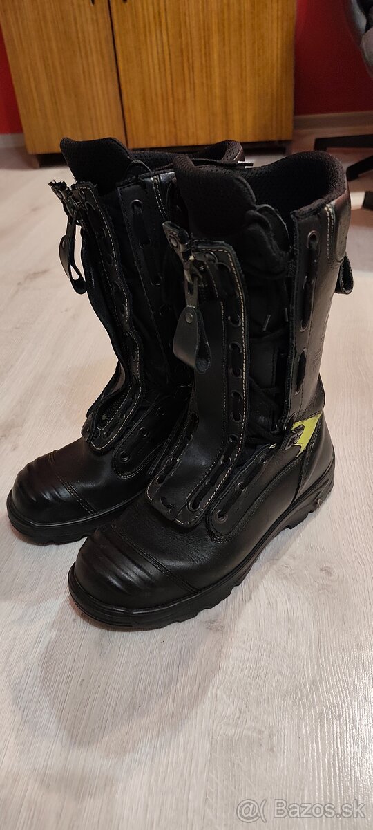 Hasičská zásahová obuv - 2