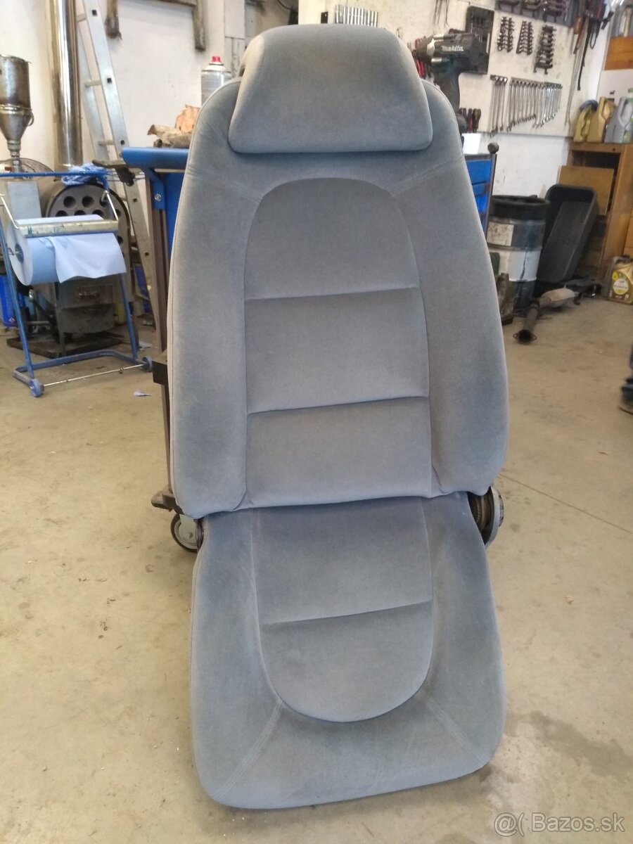 SAAB 900 sedan sedadlá - 2