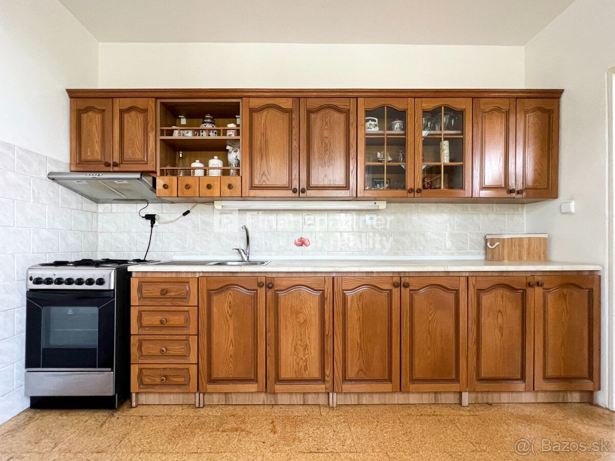 Predaj 3 izbový byt, M. R. Štefánika, Levice - 2