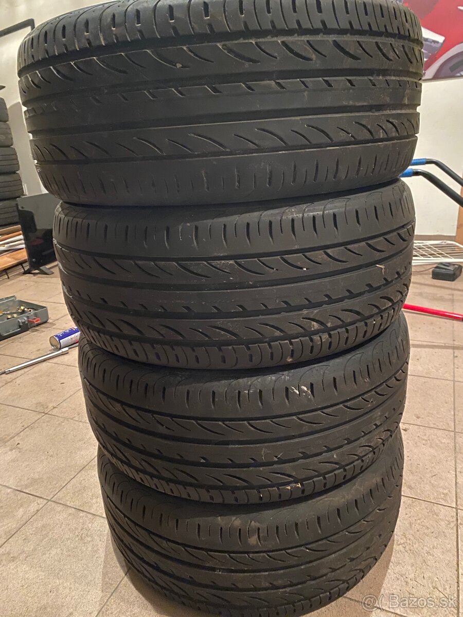 R18 Pirelli 245/45 letné - 2