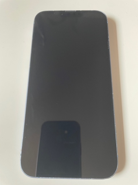 Krásny Iphone 14 plus - 2