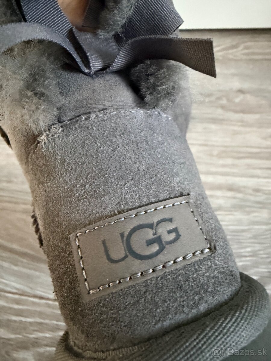 UGG krasne par krat obute - 2
