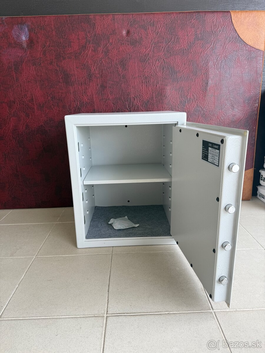 Nabytkovy Trezor Bezpečnostná skriňa - 2