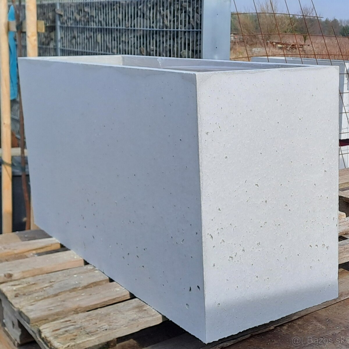 Betónový kvetináč - 2