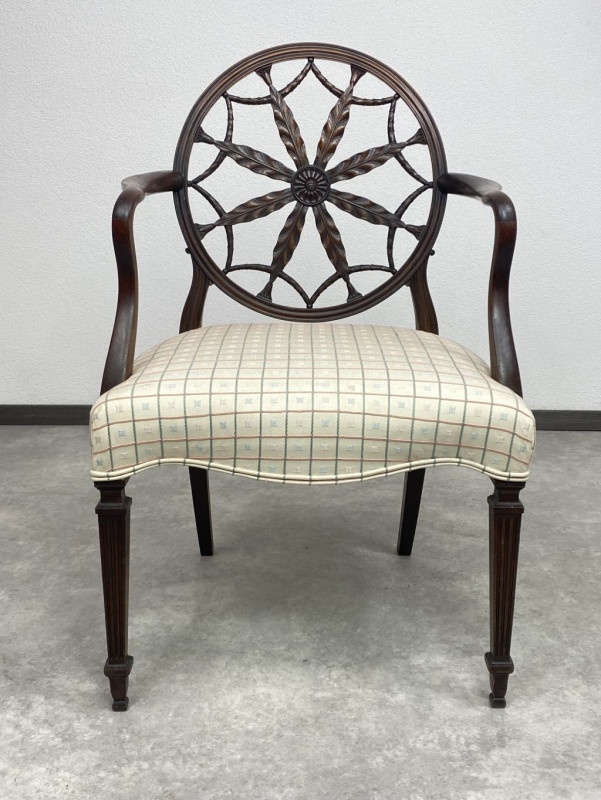Elegantné kreslo v štýle Hepplewhite - 2