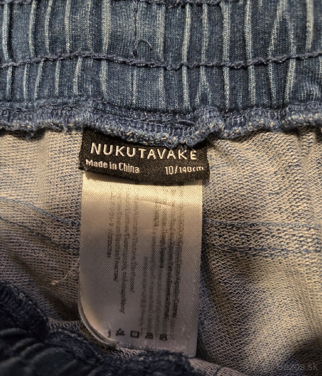 Predám chlapčenské pulóvre a rifle 140, 10Y - 2