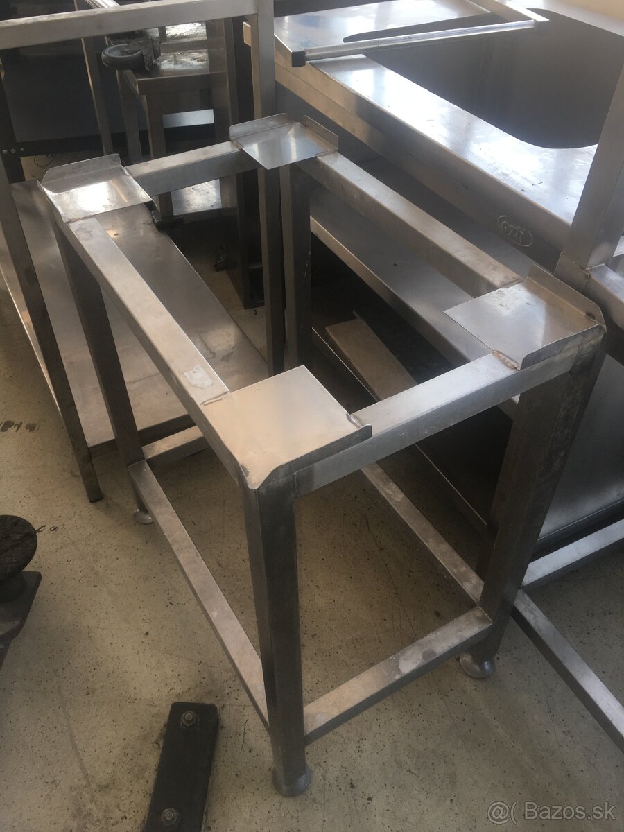 Podstavec pod konvektomat - 2