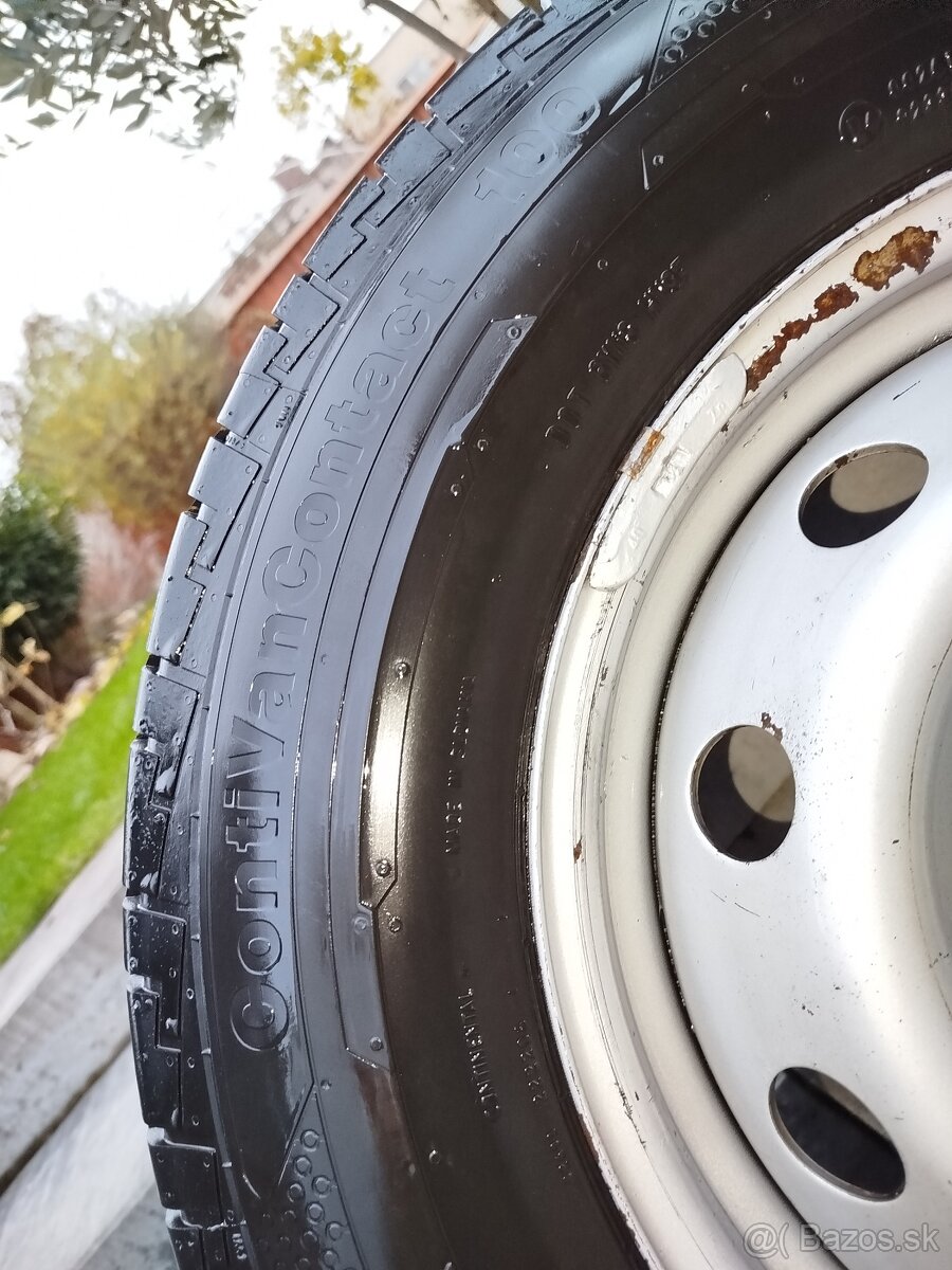 Predám pneu na diskoch 215/75r16c - 2