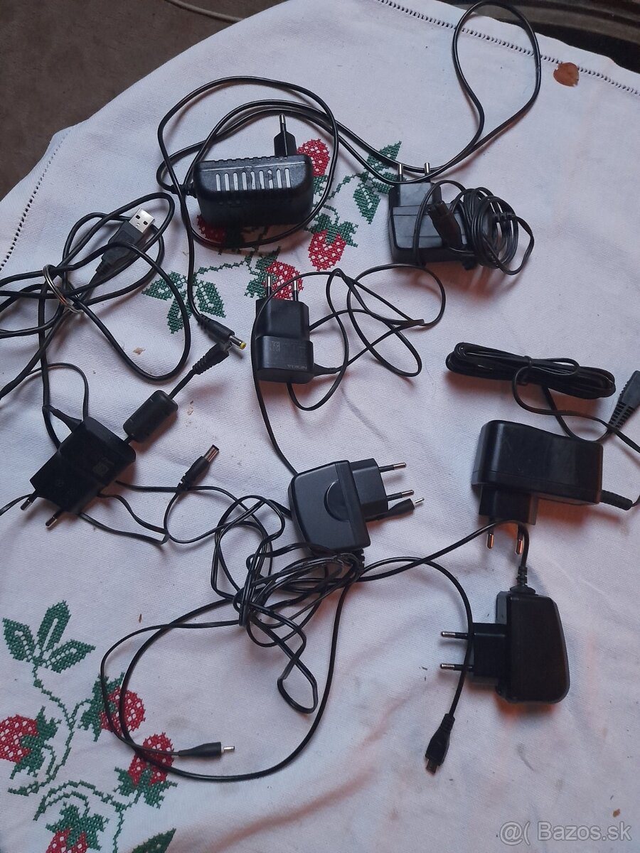 ovládače,káble,fotoaparát, - 2