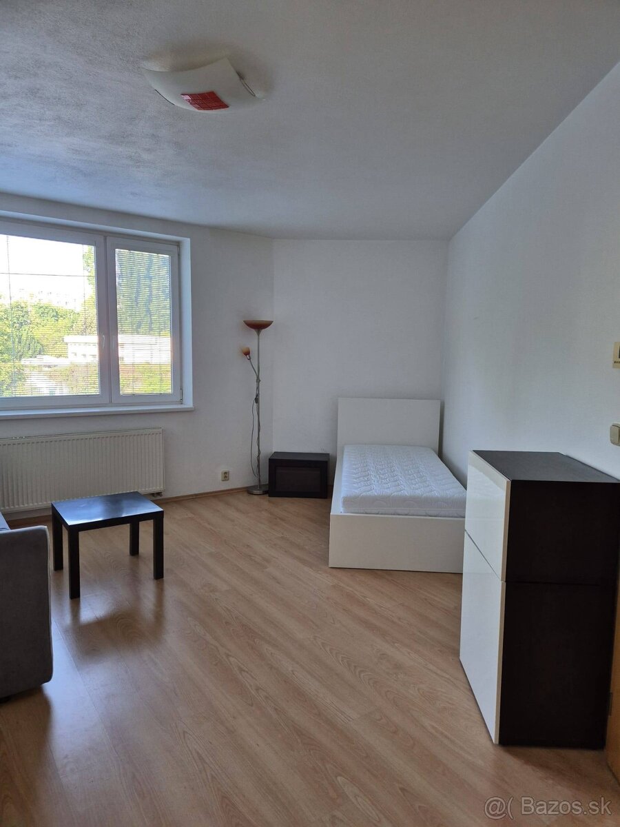 Prenajom izby v 2izb. byte Gercenova, Petrzalka - 2