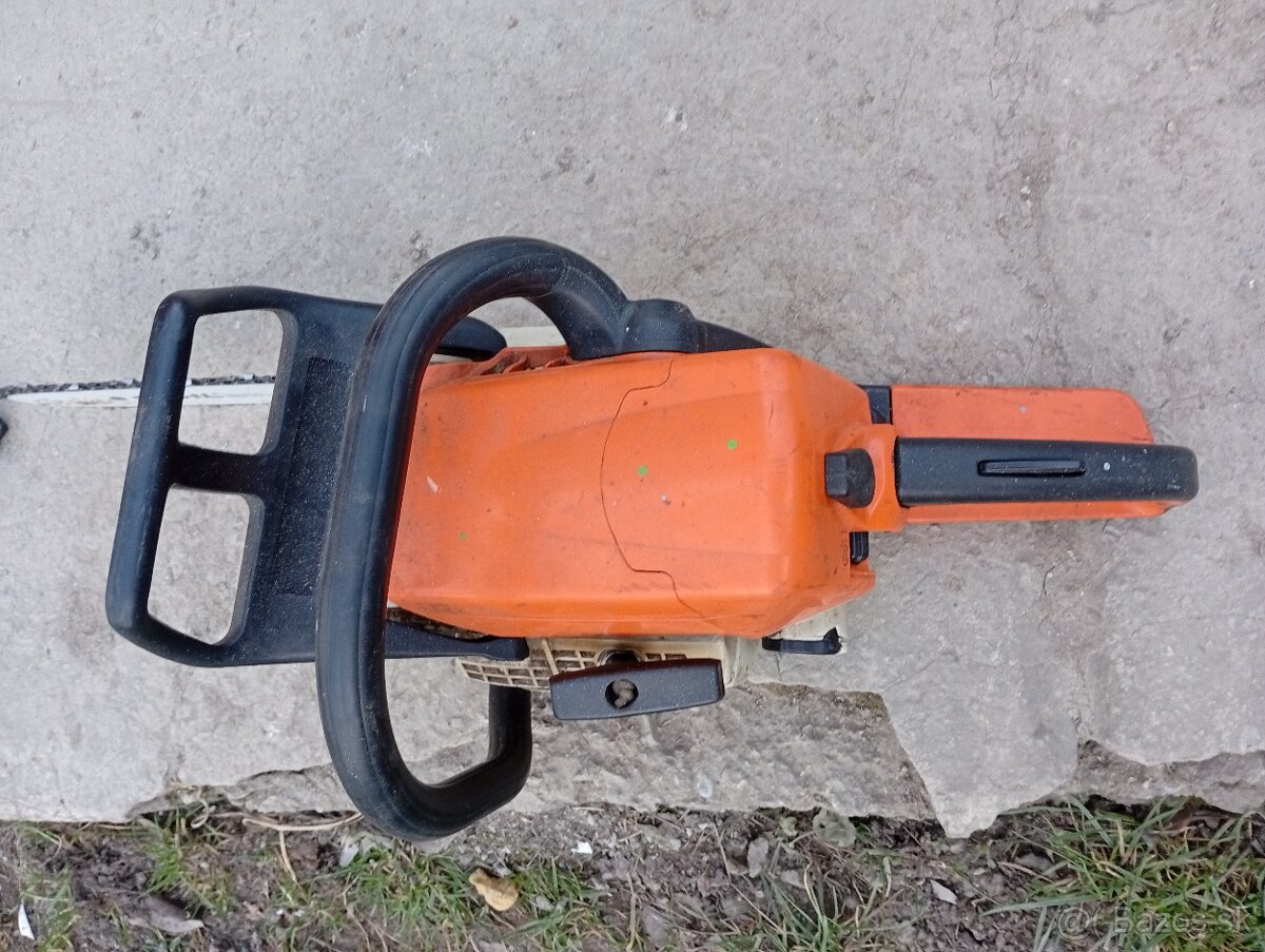 Predám Stihl 230 - 2