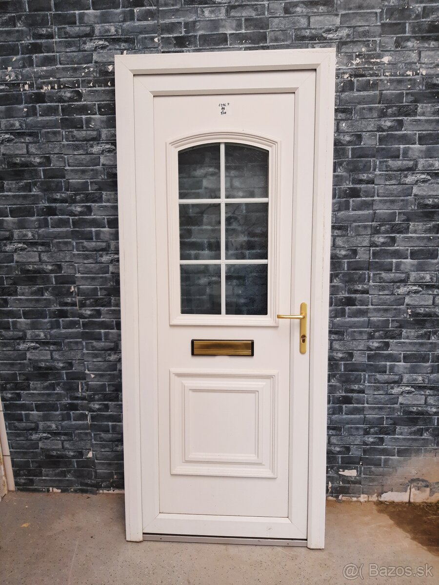 Plastové dvere Č. 216. P - 2