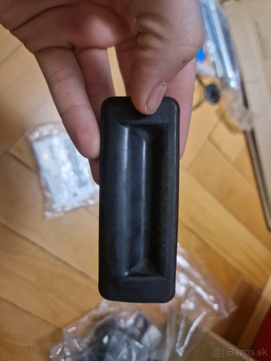 Spínač otvárania piatych dverí - 2
