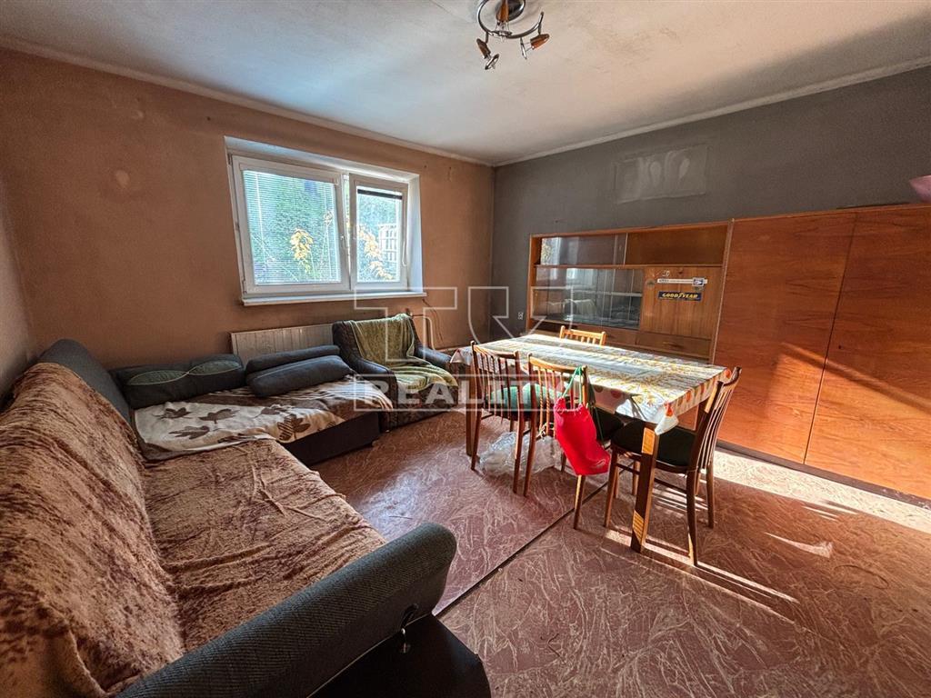 RODINNÝ DOM NA POZEMKU 629M2 ČERVENÝ KAMEŇ - 2