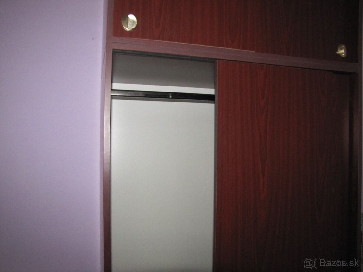 Skriňa s nadstavcom farba mahagon - 2