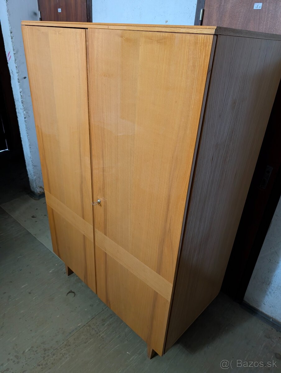 Skriňa Tatra nábytok Pravenec retro starožitnosť - 2