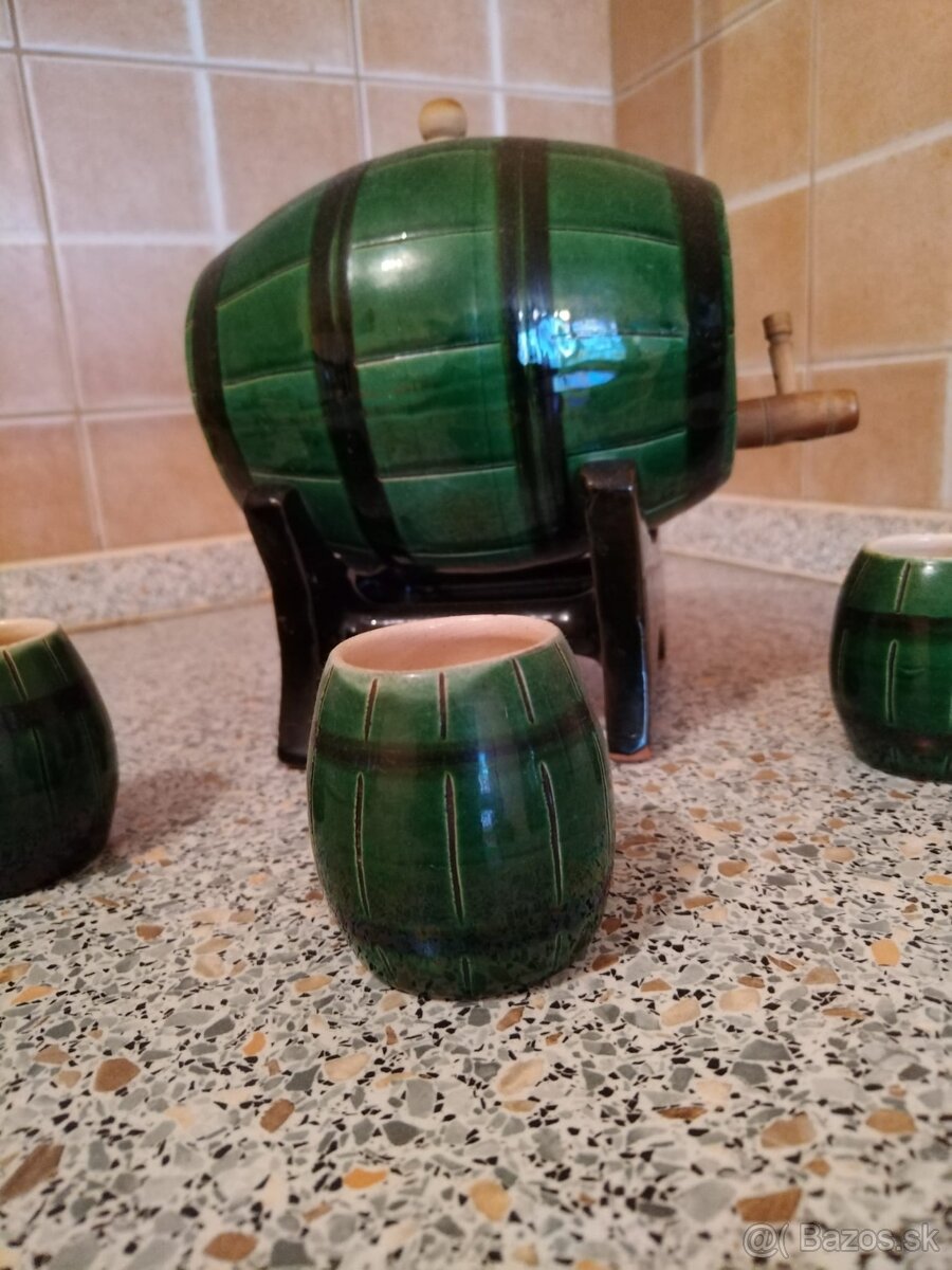 Predam keramicky sudok s poharikmi - 2