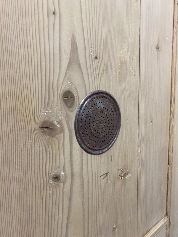 Ľudový chlebník s dvoma šuplíkmi - 2